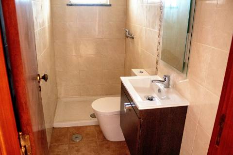 Moradia T3 Isolada com Armazém e amplo terreno