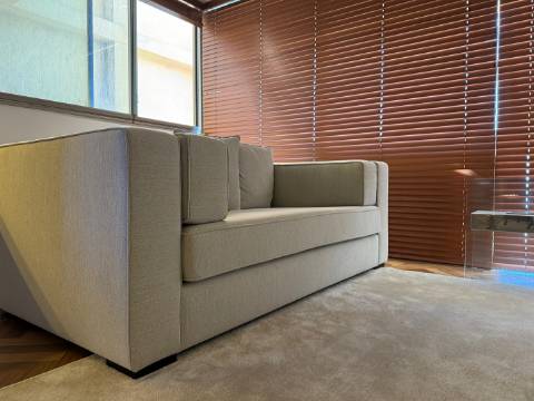 Apartamento T2 com vista mar, avenida principal da Foz do Douro.