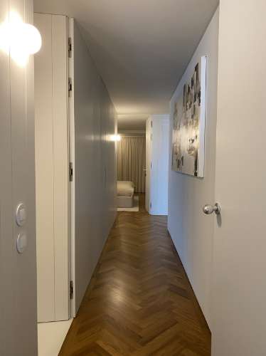 Apartamento T2 com vista mar, avenida principal da Foz do Douro.