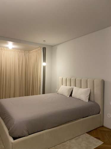 Apartamento T2 com vista mar, avenida principal da Foz do Douro.