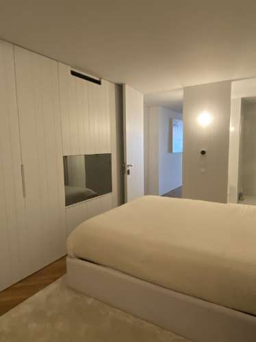 Apartamento T2 com vista mar, avenida principal da Foz do Douro.