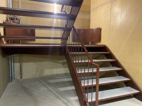 Apartamento T2 com vista mar, avenida principal da Foz do Douro.