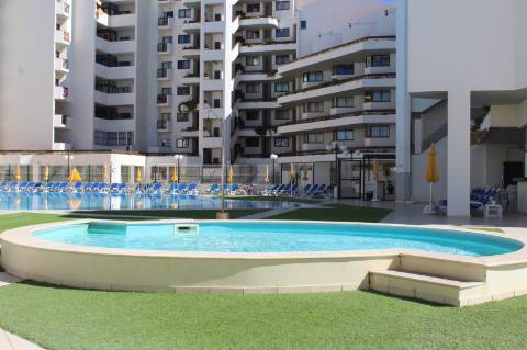 Apartamento Fantástico com 2 Terraços e Vista Mar em Albufeira