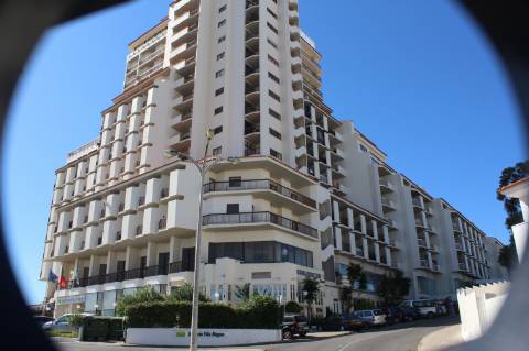 Apartamento Fantástico com 2 Terraços e Vista Mar em Albufeira