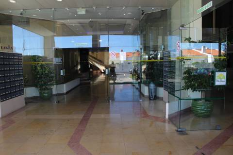 Apartamento Fantástico com 2 Terraços e Vista Mar em Albufeira