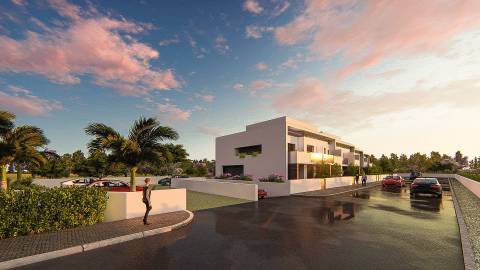 Moradia em Banda V2+1 com Piscina em Ferreiras - Albufeira