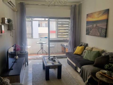 Apartamento T1 renovado e equipado a 100 metros da praia de Quarteira