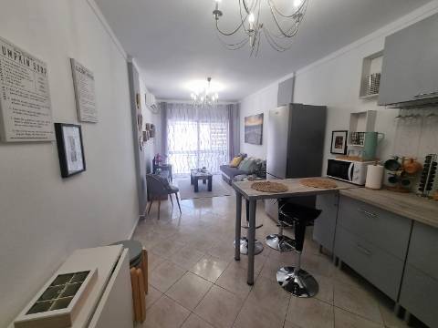 Apartamento T1 renovado e equipado a 100 metros da praia de Quarteira