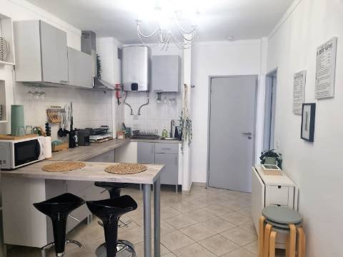 Apartamento T1 renovado e equipado a 100 metros da praia de Quarteira