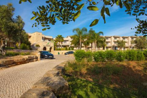 Apartamento T2 em aldeamento de golfe