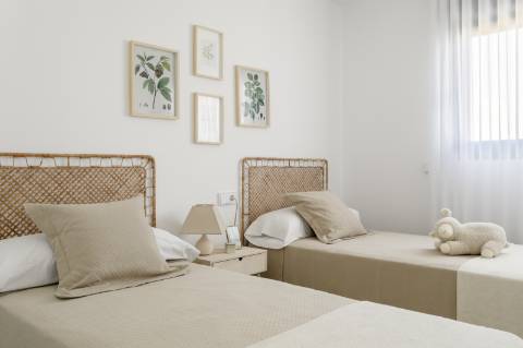 Apartamento T3 com grandioso terraço, junto da praia.