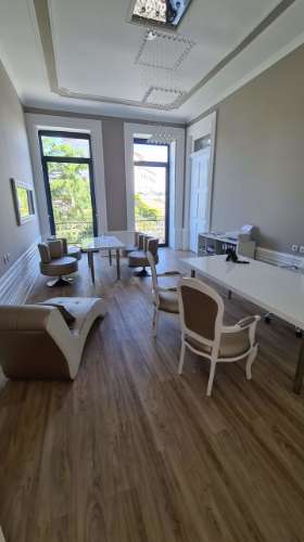 Prédio comercial de 5 Pisos em Bonfim, Porto