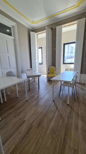 Prédio comercial de 5 Pisos em Bonfim, Porto