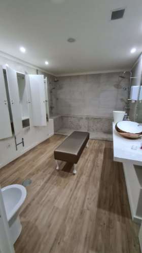 Prédio comercial de 5 Pisos em Bonfim, Porto