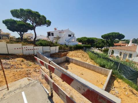 Moradia Isolada T3 em Construção - Quarteira