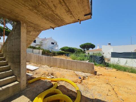 Moradia Isolada T3 em Construção - Quarteira