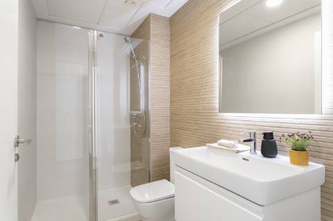 Apartamento T3 novo, junto da praia.