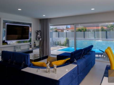 Moradia T4 na Charneca da Caparica