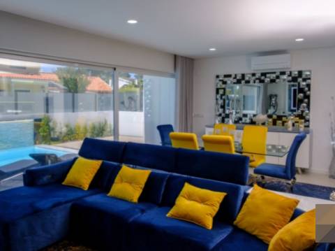 Moradia T4 na Charneca da Caparica