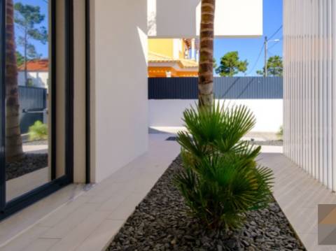 Moradia T4 na Charneca da Caparica