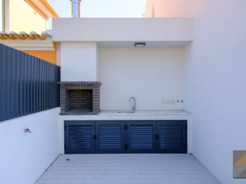Moradia T4 na Charneca da Caparica