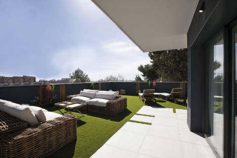 Apartamento T2 em construção, com terraço.