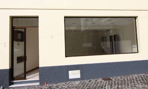 Fantástica Moradia T4 no Centro da Ribeira Brava