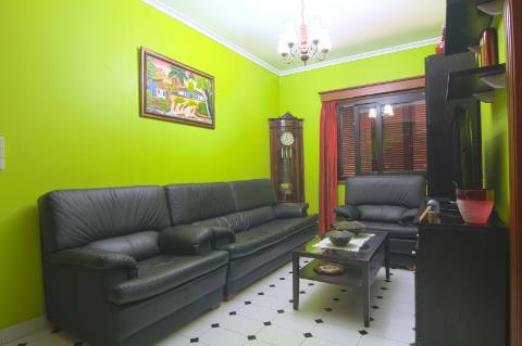 Fantástica Moradia T4 no Centro da Ribeira Brava