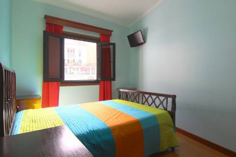 Fantástica Moradia T4 no Centro da Ribeira Brava