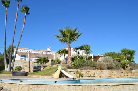 BAIXA DE PREÇO !!!
Moradia de Luxo V4+4 COM VISTA MAR PARA VENDA EM MONCARAPACHO
