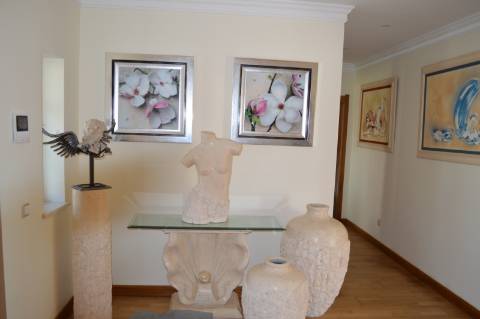 BAIXA DE PREÇO !!!
Moradia de Luxo V4+4 COM VISTA MAR PARA VENDA EM MONCARAPACHO
