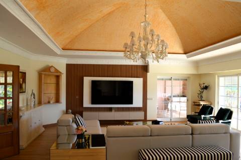 BAIXA DE PREÇO !!!
Moradia de Luxo V4+4 COM VISTA MAR PARA VENDA EM MONCARAPACHO
