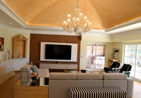 BAIXA DE PREÇO !!!
Moradia de Luxo V4+4 COM VISTA MAR PARA VENDA EM MONCARAPACHO
