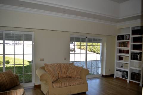 BAIXA DE PREÇO !!!
Moradia de Luxo V4+4 COM VISTA MAR PARA VENDA EM MONCARAPACHO
