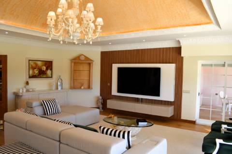 BAIXA DE PREÇO !!!
Moradia de Luxo V4+4 COM VISTA MAR PARA VENDA EM MONCARAPACHO
