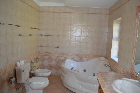 BAIXA DE PREÇO !!!
Moradia de Luxo V4+4 COM VISTA MAR PARA VENDA EM MONCARAPACHO
