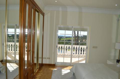 BAIXA DE PREÇO !!!
Moradia de Luxo V4+4 COM VISTA MAR PARA VENDA EM MONCARAPACHO
