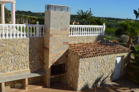 BAIXA DE PREÇO !!!
Moradia de Luxo V4+4 COM VISTA MAR PARA VENDA EM MONCARAPACHO
