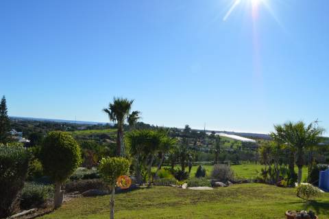 BAIXA DE PREÇO !!!
Moradia de Luxo V4+4 COM VISTA MAR PARA VENDA EM MONCARAPACHO
