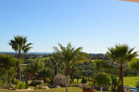 BAIXA DE PREÇO !!!
Moradia de Luxo V4+4 COM VISTA MAR PARA VENDA EM MONCARAPACHO
