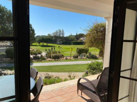 Apartamento T3 com vista para o Golfe e Jardim