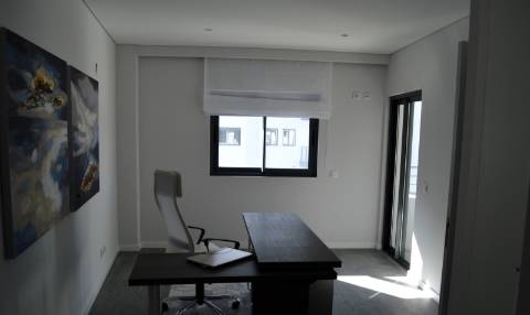 Excelente Apartamento T4 Novo com piscina, garagem e arrecadação em Olhão