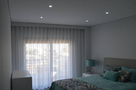 Excelente Apartamento T4 Novo com piscina, garagem e arrecadação em Olhão