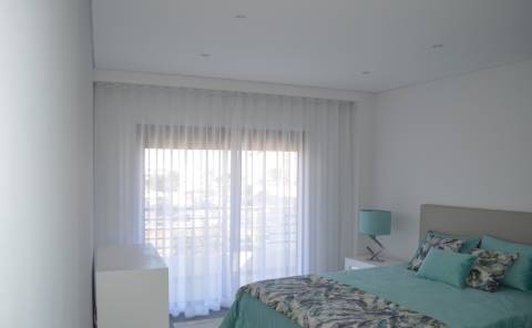 Excelente Apartamento T4 Novo com piscina, garagem e arrecadação em Olhão