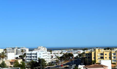 Excelente Apartamento T4 Novo com piscina, garagem e arrecadação em Olhão