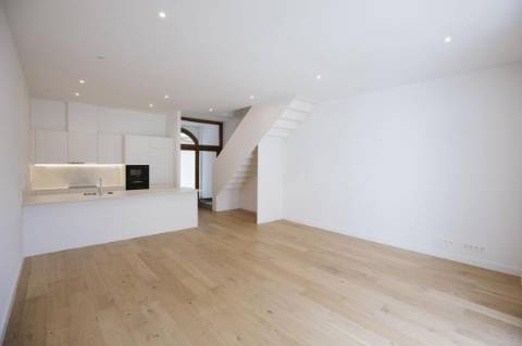 Moradia em banda T3 , perto da praia.