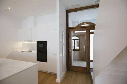 Moradia em banda T3 , perto da praia.