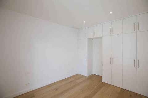 Moradia em banda T3 , perto da praia.