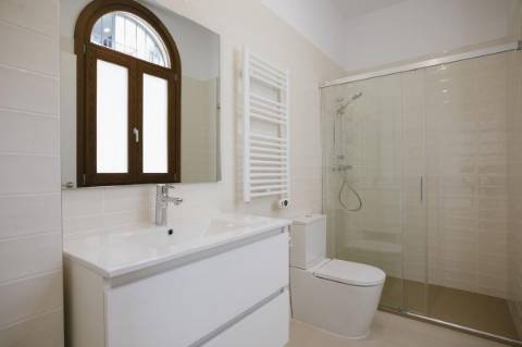 Moradia em banda T3 , perto da praia.