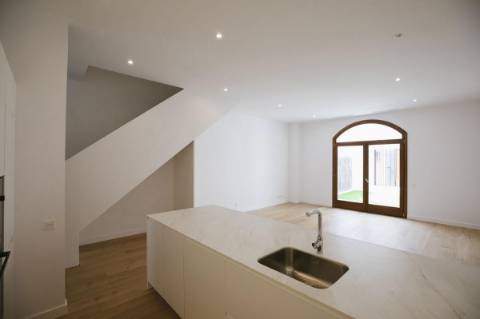 Moradia em banda T3 , perto da praia.